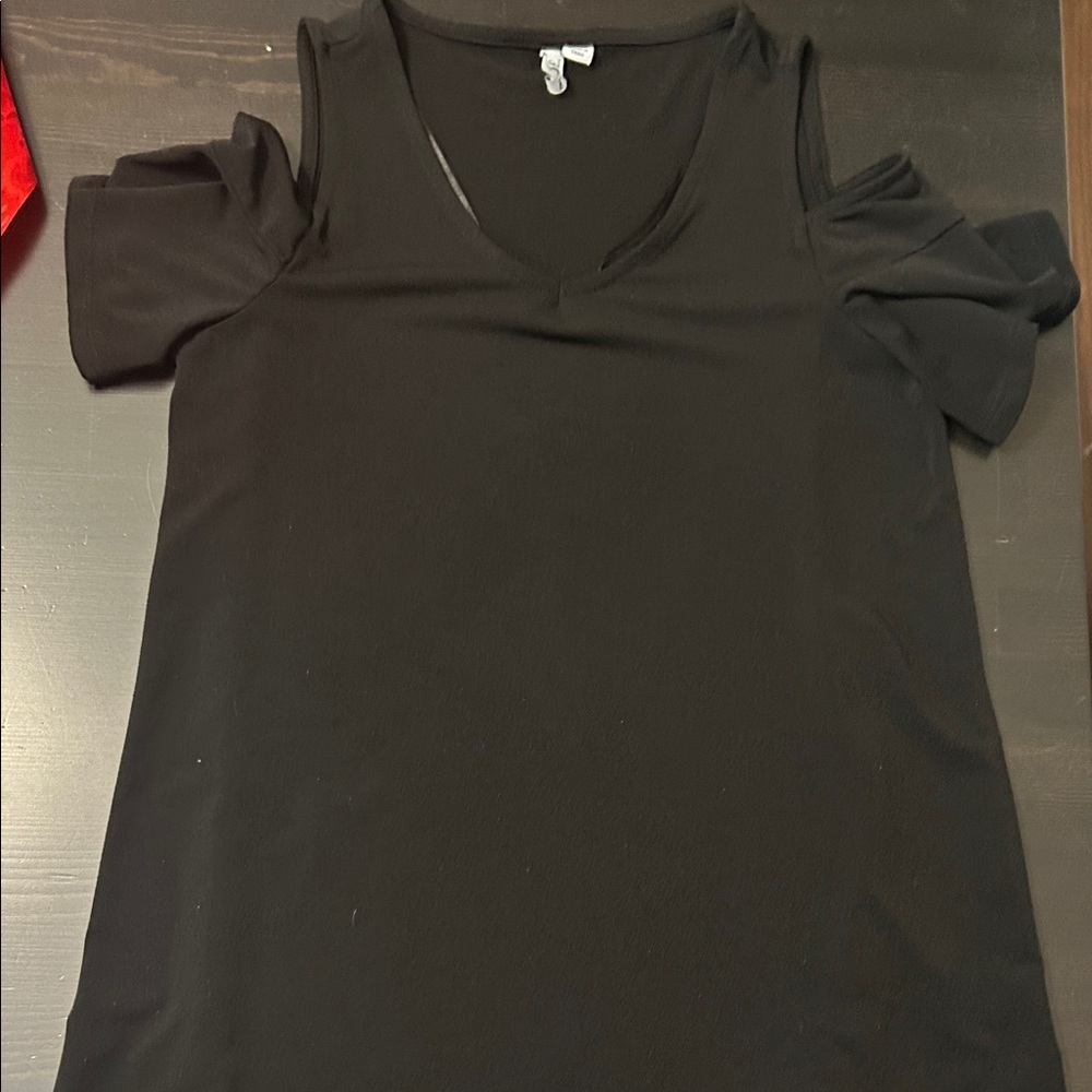 Elle Black Cold Shoulder Tee